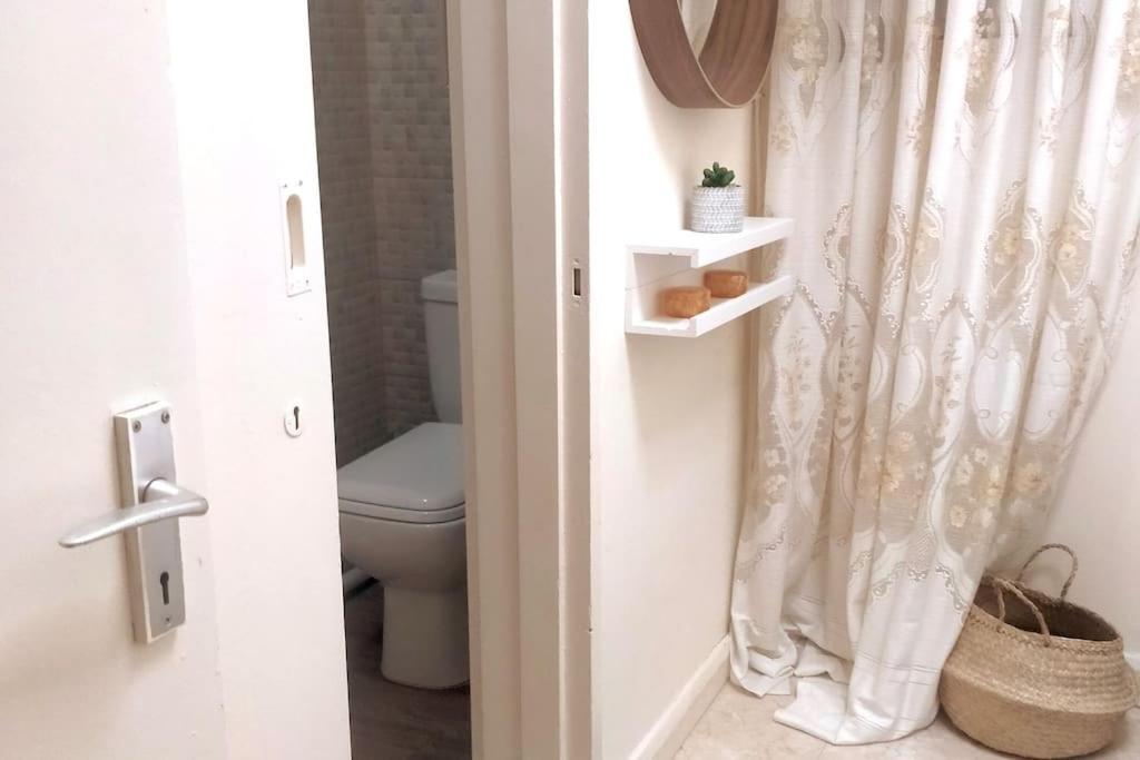 גיברלטר Best Location 2 Bed2 Bath W/Lift In Town! מראה חיצוני תמונה