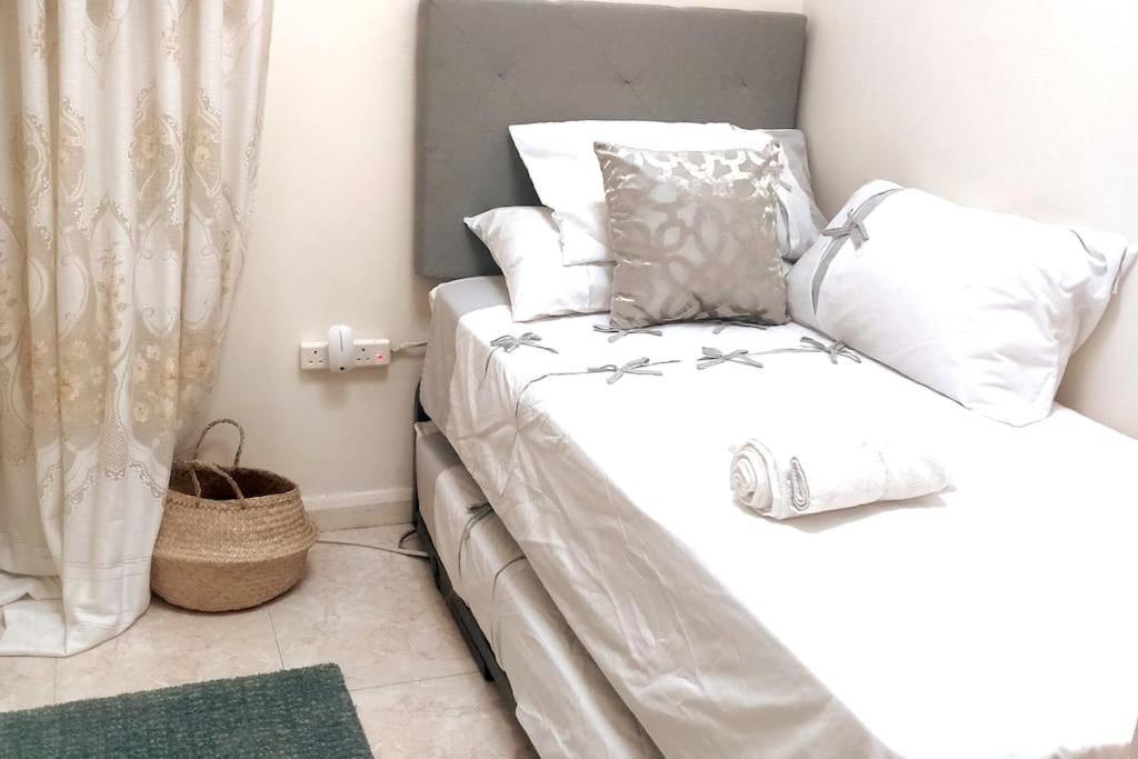גיברלטר Best Location 2 Bed2 Bath W/Lift In Town! מראה חיצוני תמונה